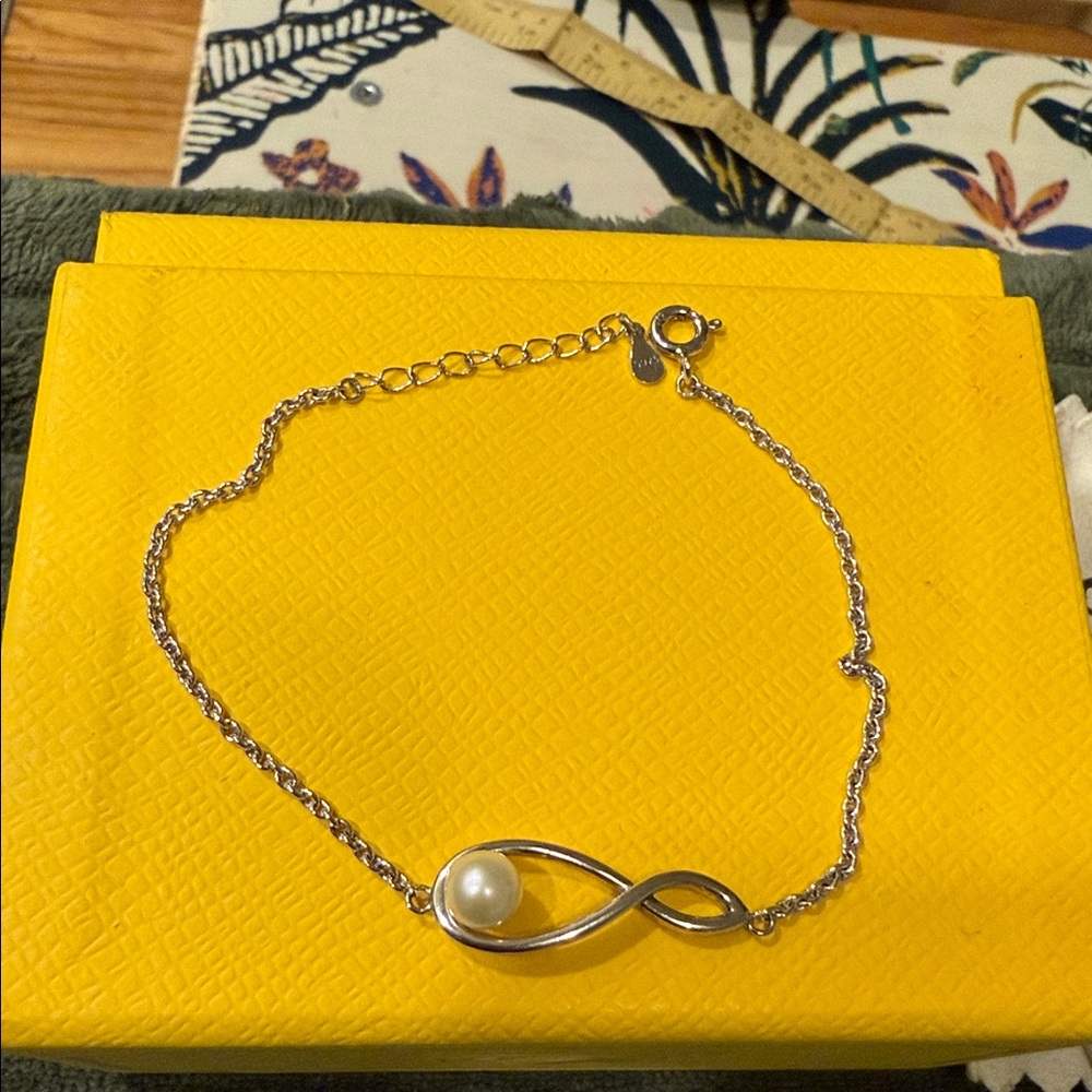 Sterling Silver Infinity Pearl Bracelet – NWOT